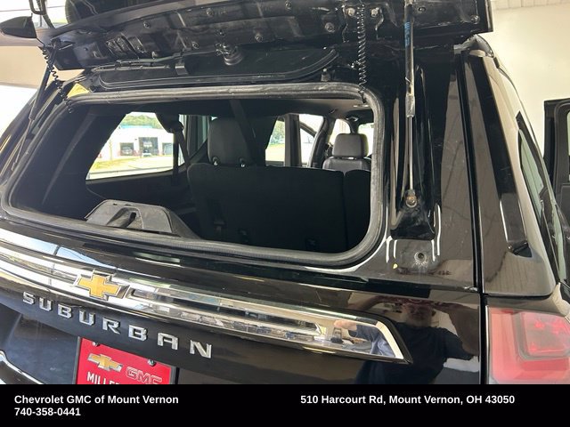 Used 2023 Chevrolet Suburban LT AWD/4WD image 36
