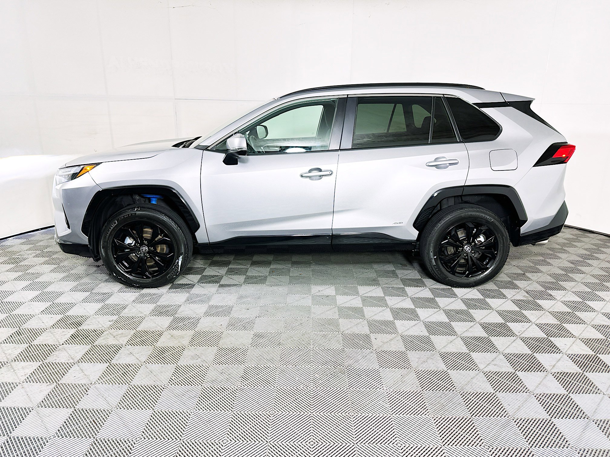 Used 2023 Toyota RAV4 SE AWD/4WD image 6