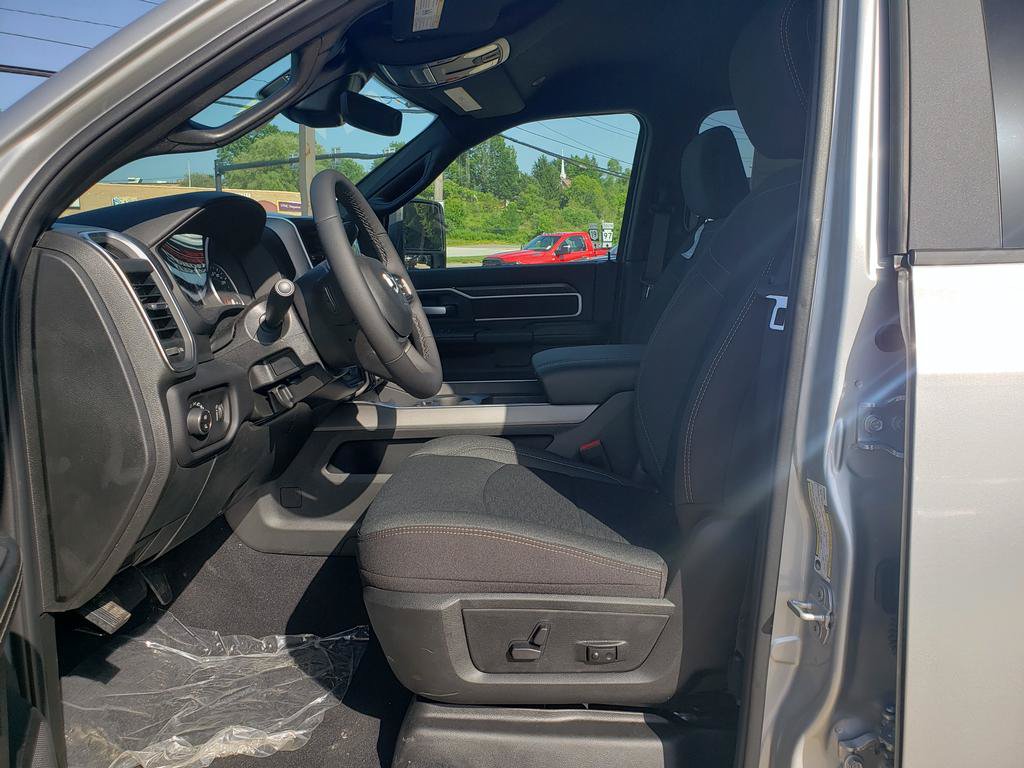 New 2026 RAM 2500 Big Horn AWD/4WD image 10