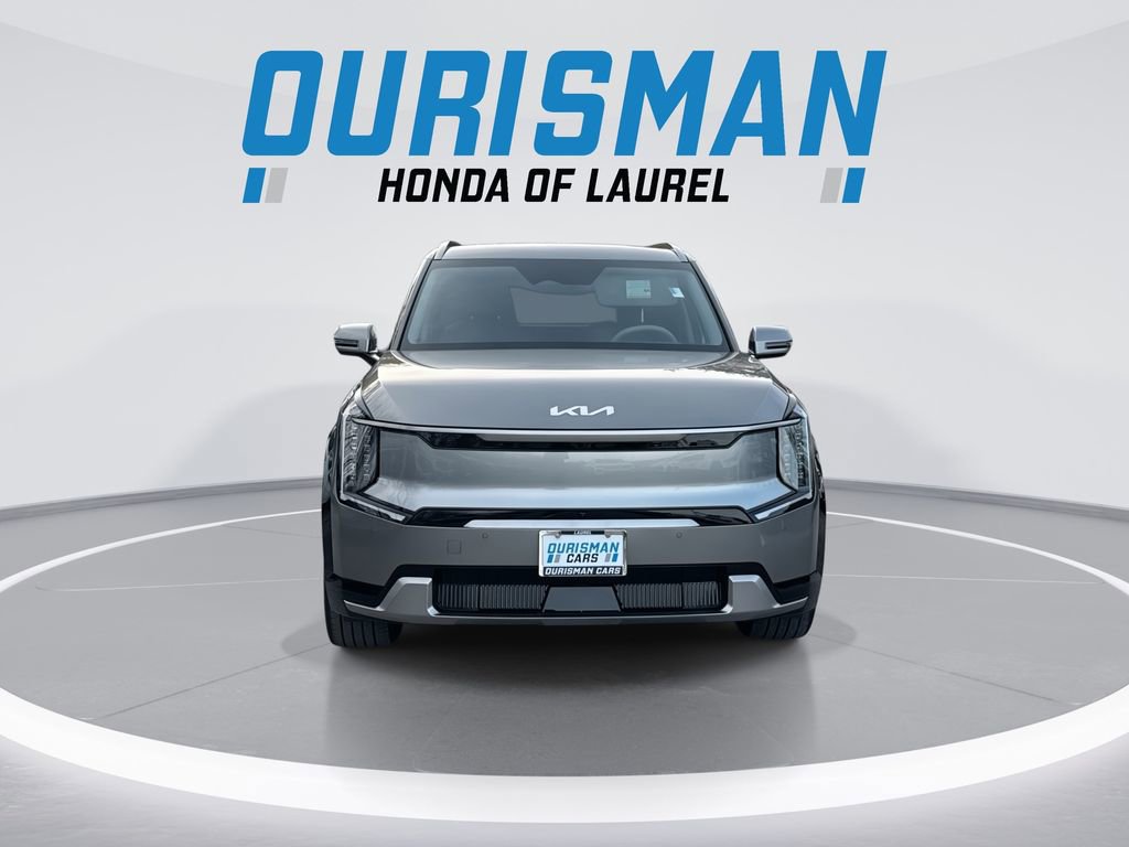 Used 2024 Kia EV9 Land image 3