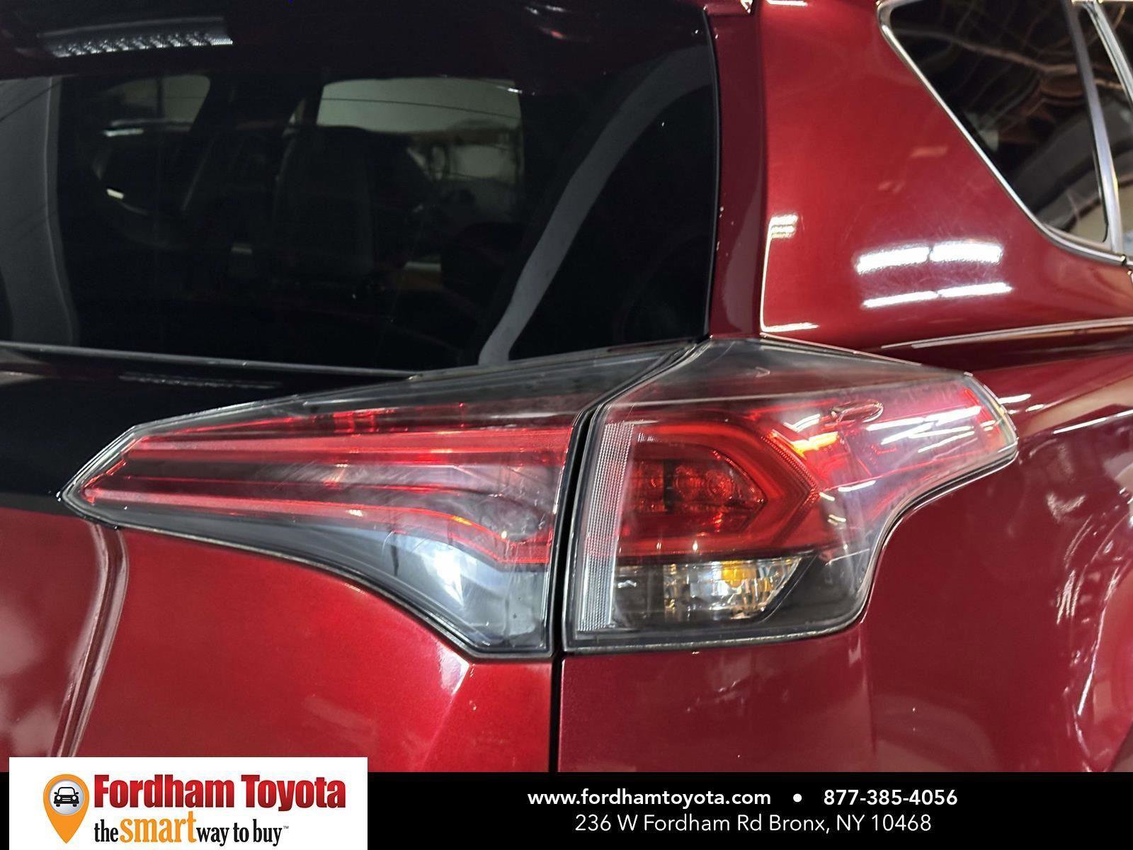 Used 2018 Toyota RAV4 SE w/ Power Extra Value Package image 12