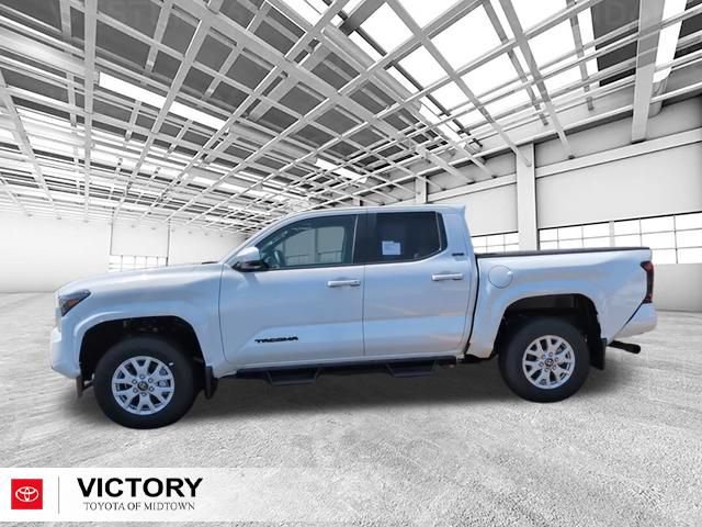 Used 2026 Toyota Tacoma SR5 AWD/4WD image 7