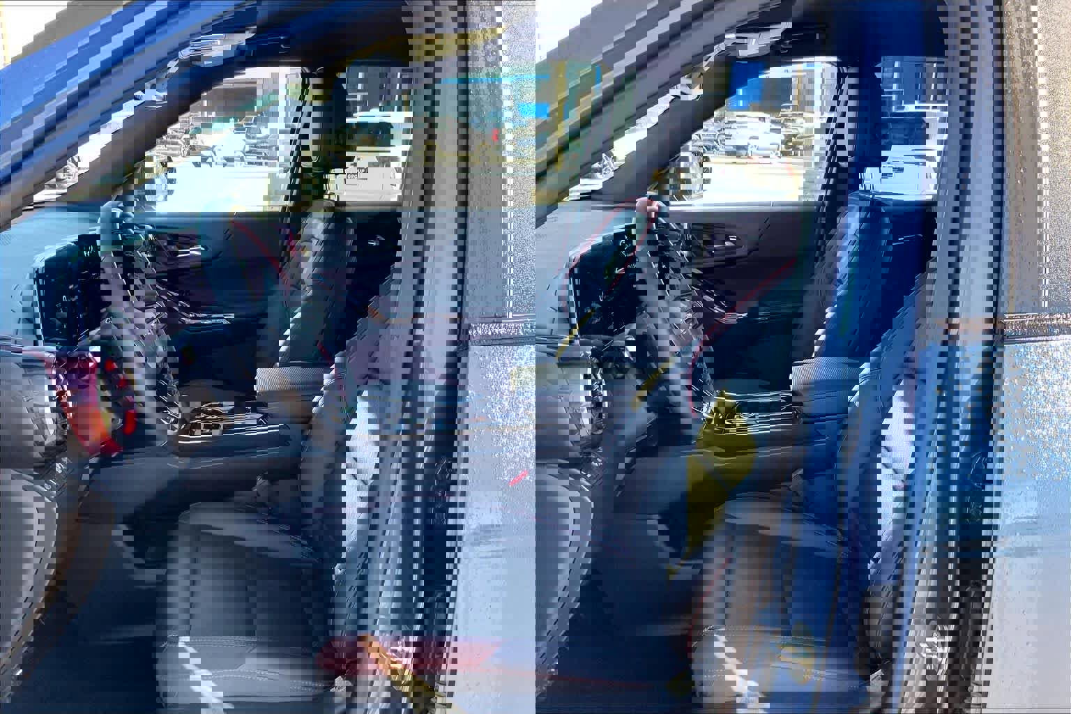 Certified 2025 Chevrolet Equinox RS image 8