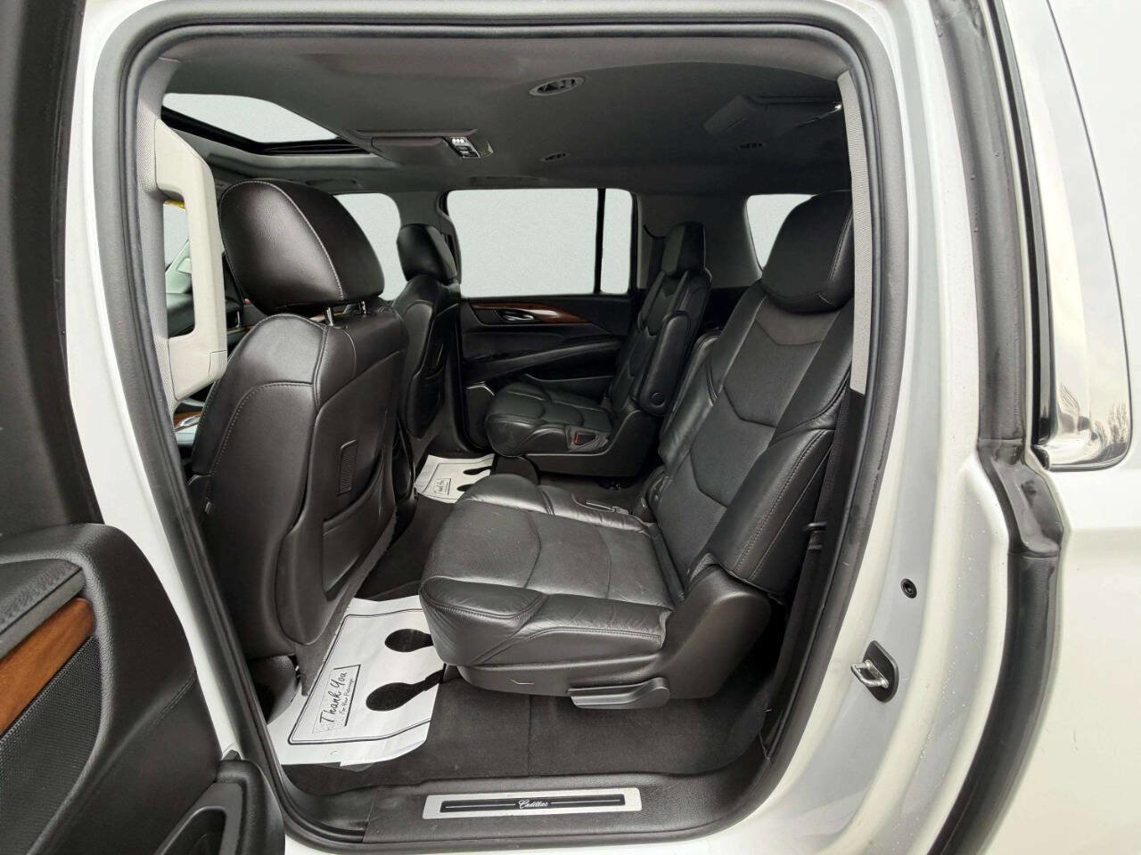 Used 2017 Cadillac Escalade ESV Luxury image 25