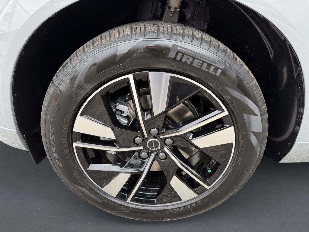 New 2026 Volvo XC60 B5 Core w/ Climate Package image 8