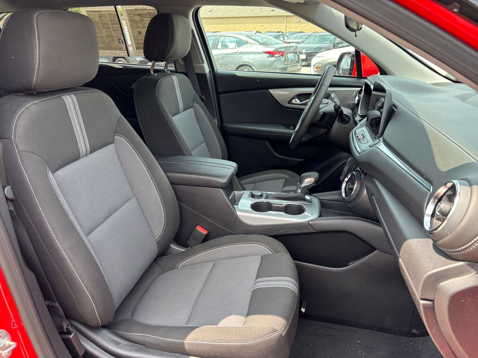 Used 2025 Chevrolet Blazer LT FWD image 37