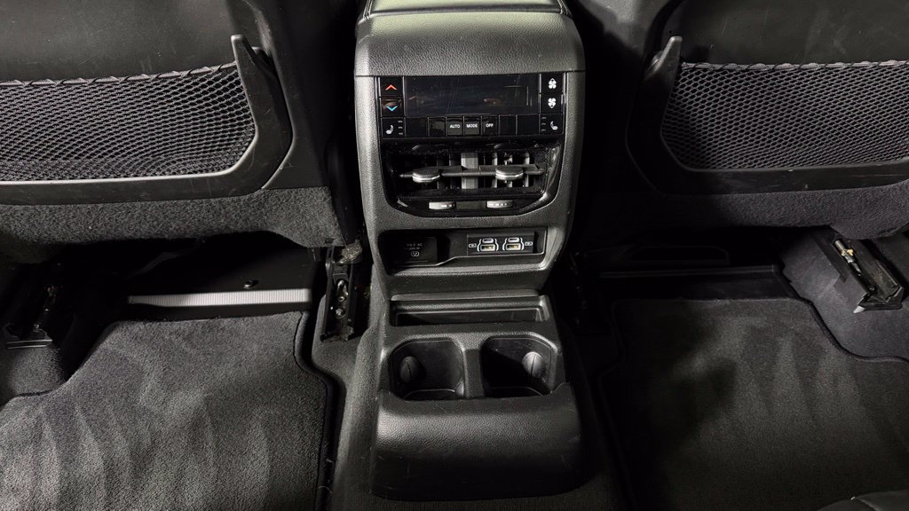 Used 2023 Jeep Grand Cherokee L Limited AWD/4WD image 30