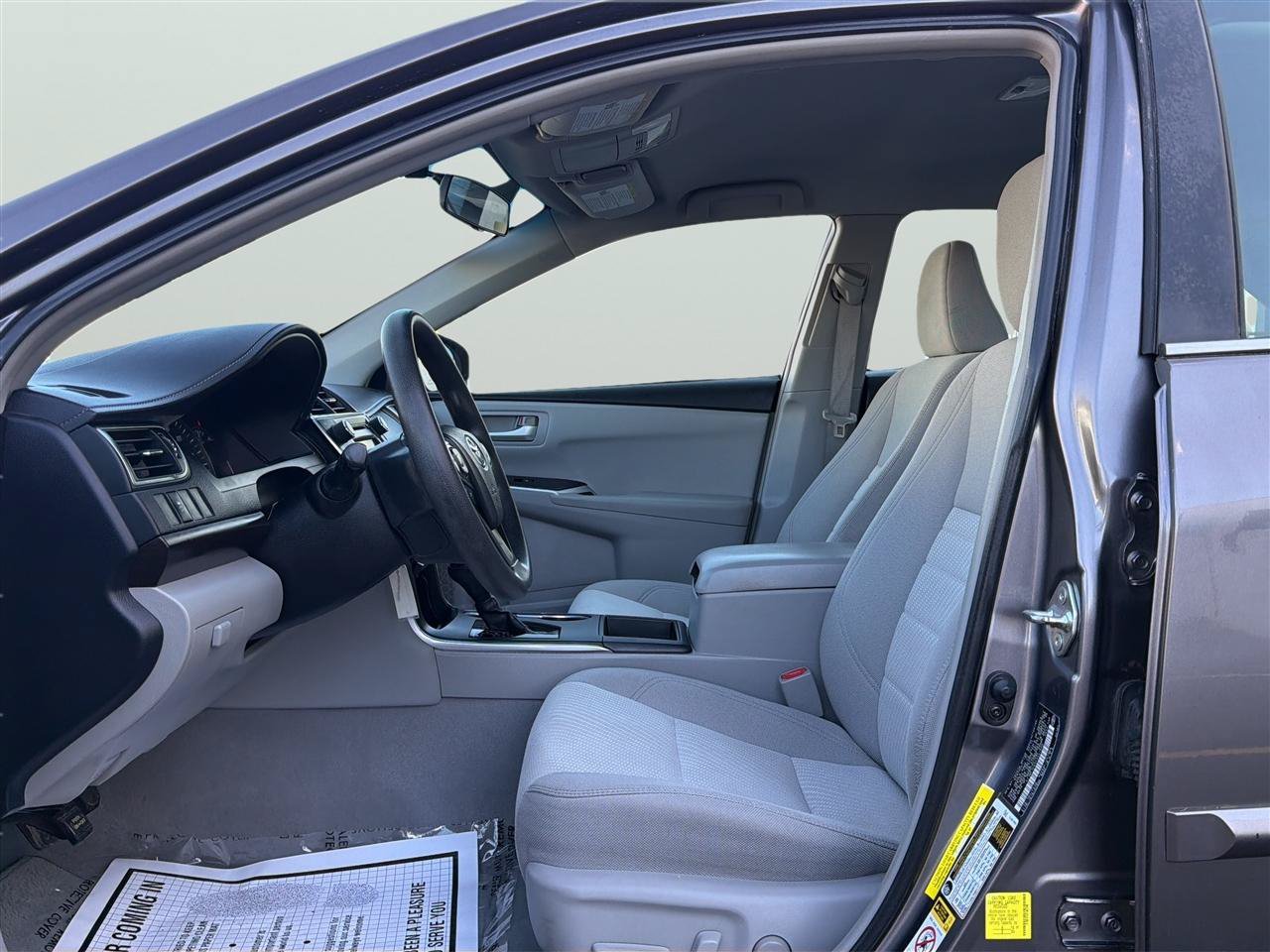 Used 2015 Toyota Camry LE FWD image 12