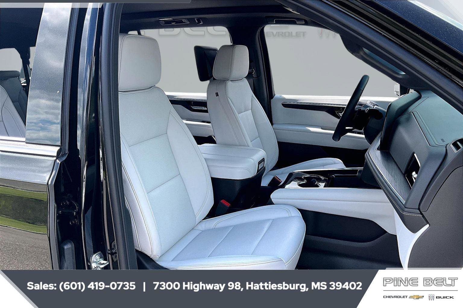 Used 2025 Chevrolet Suburban Premier image 6