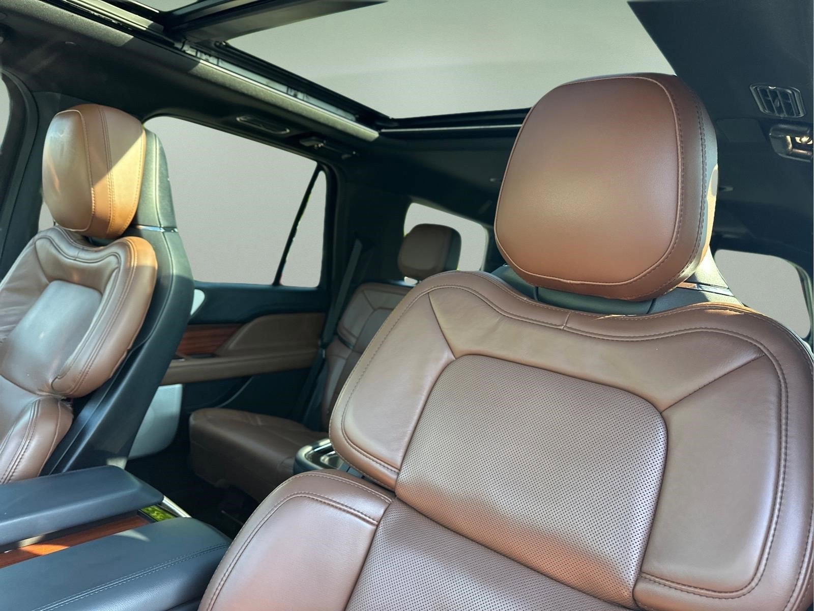 Used 2024 Lincoln Navigator Reserve AWD/4WD image 19