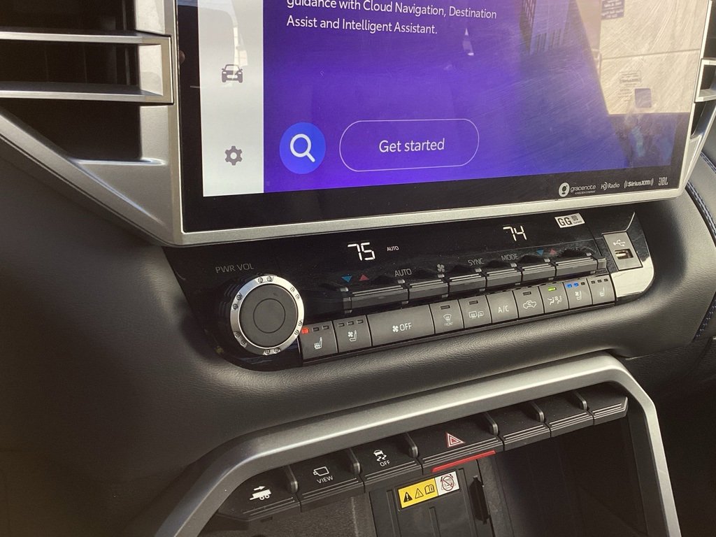 Used 2023 Toyota Tundra Platinum image 18