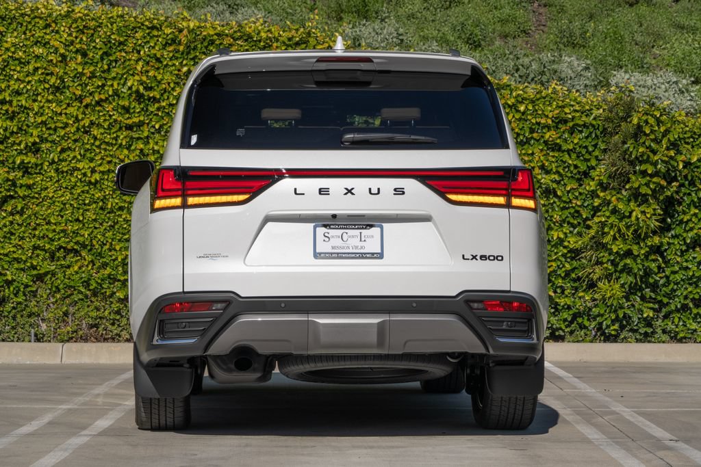 New 2026 Lexus LX 600 4WD w/ Luxury Package image 10