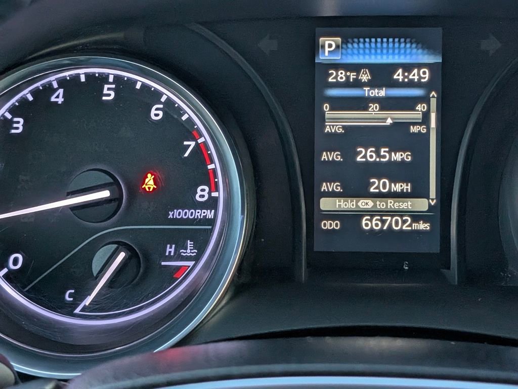 Used 2020 Toyota Camry SE image 25