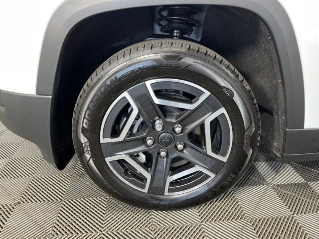 Used 2026 Jeep Cherokee Laredo AWD/4WD image 10