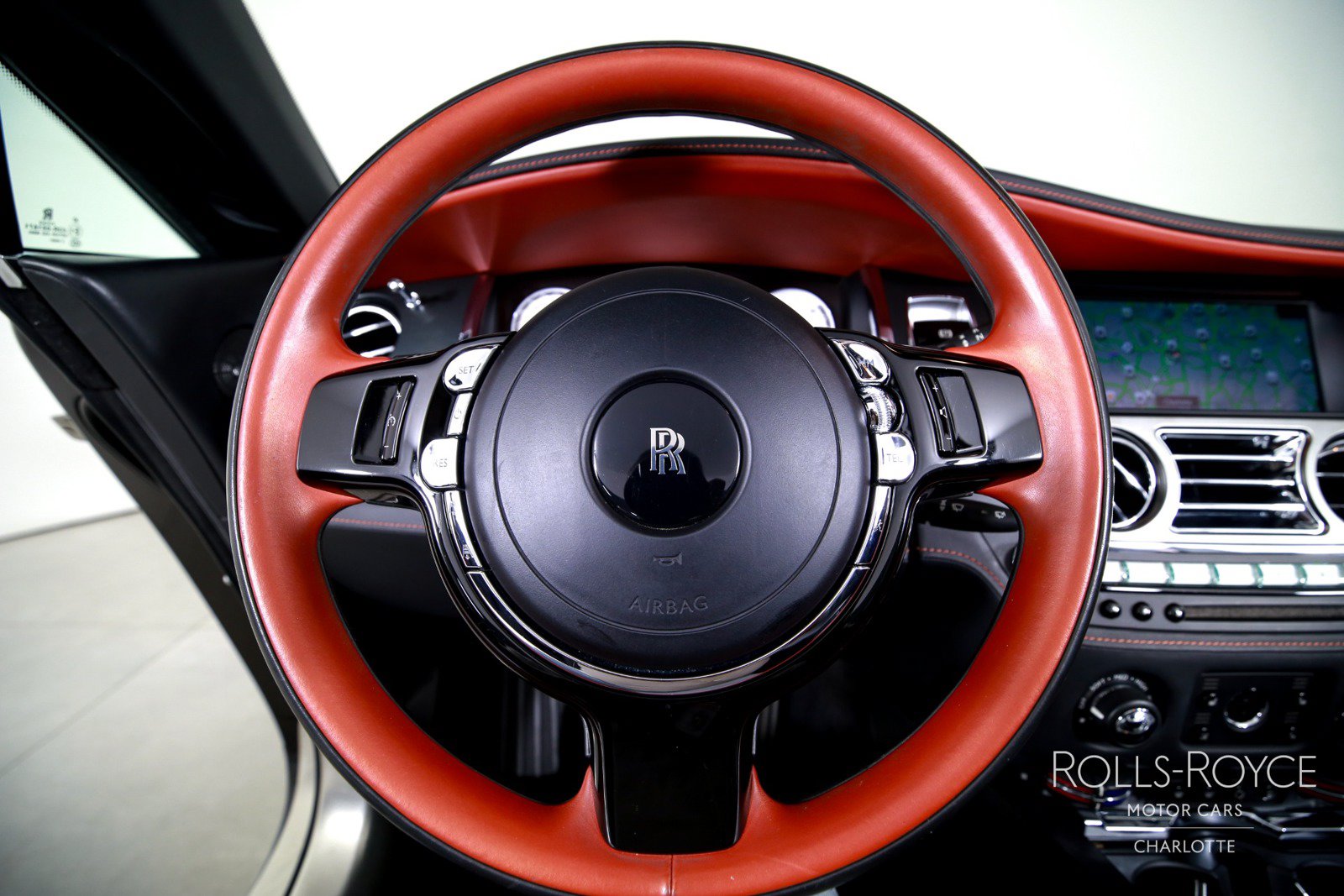 Used 2019 Rolls-Royce Dawn RWD image 15