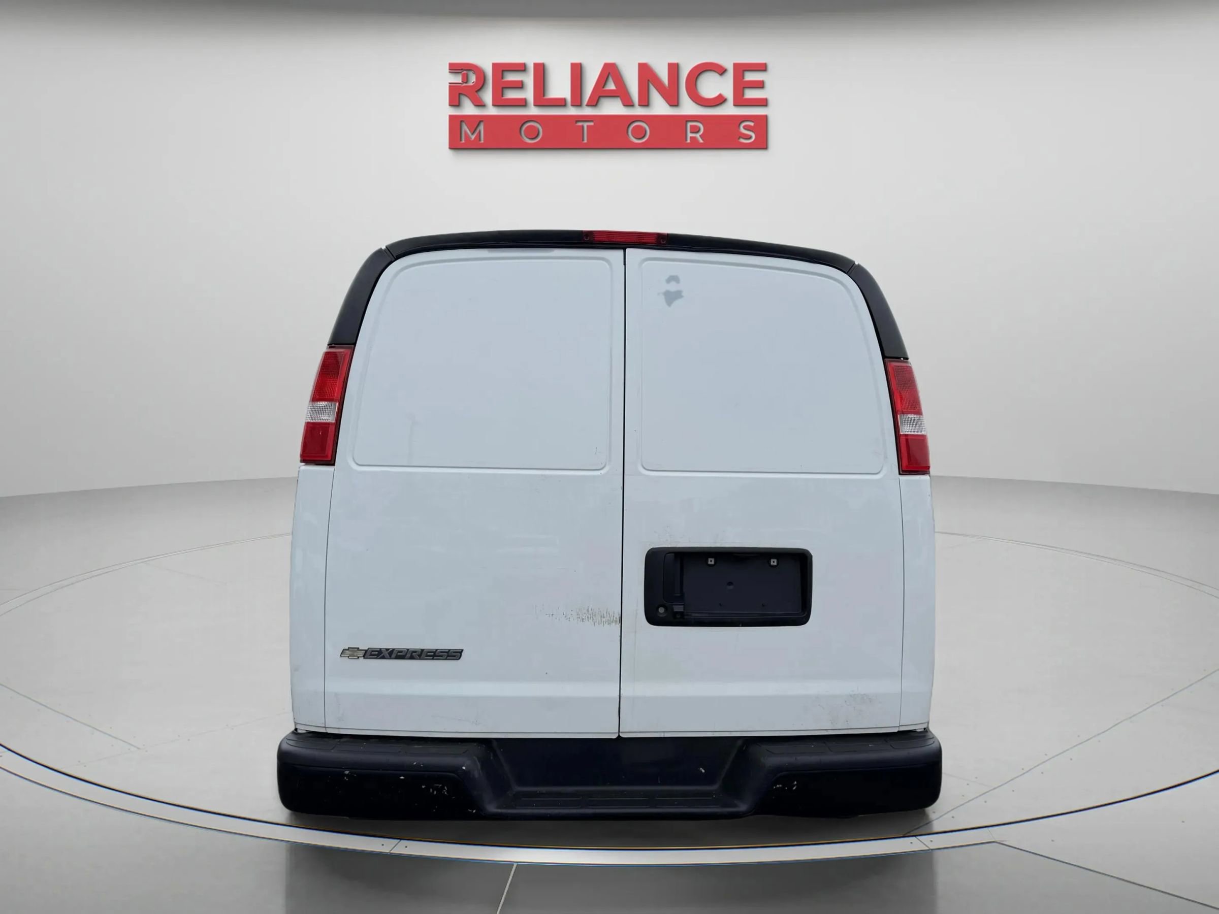 Used 2021 Chevrolet Express 2500 w/ Driver Convenience Package image 5