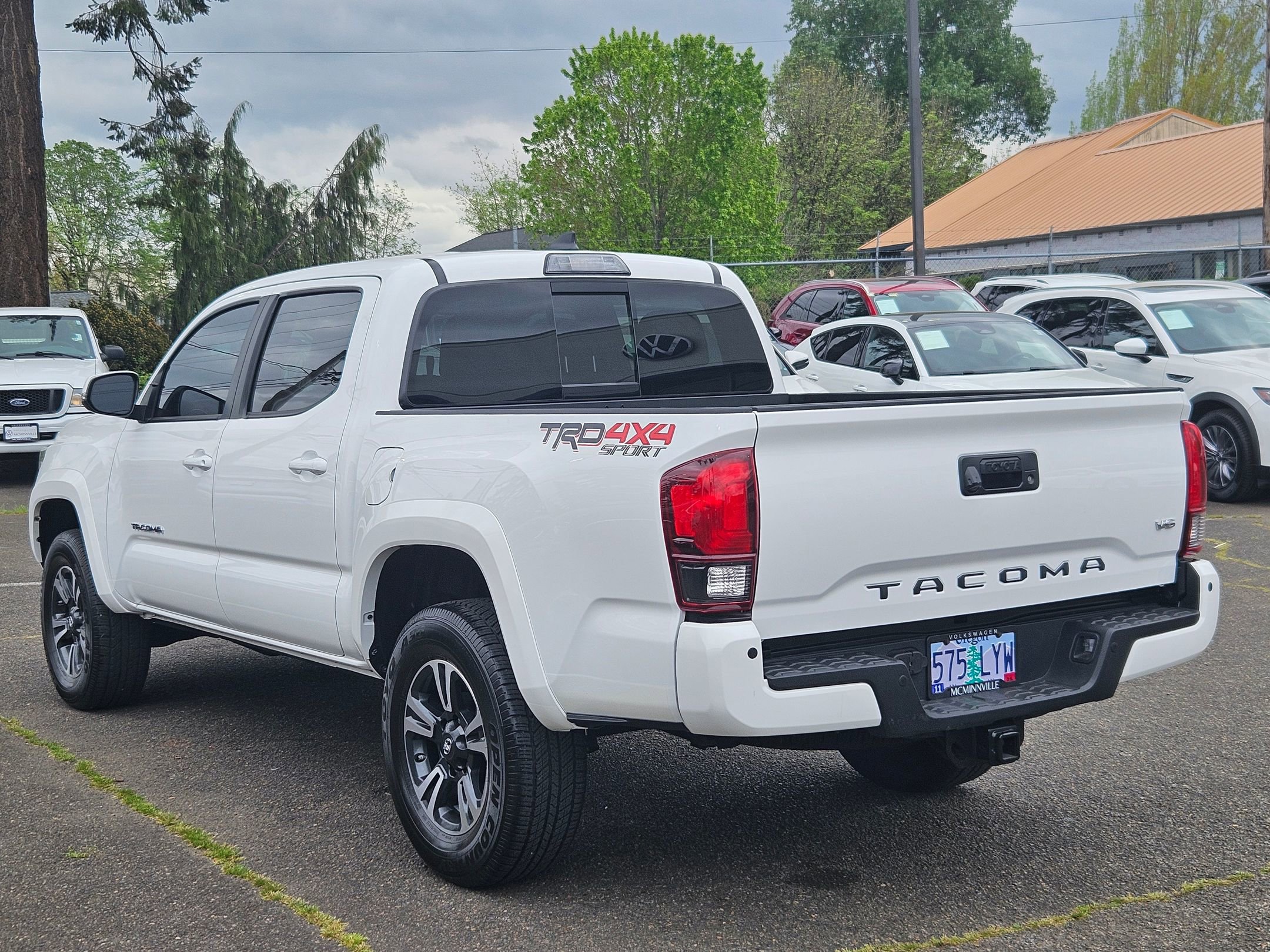 Used 2019 Toyota Tacoma TRD Sport AWD/4WD image 3