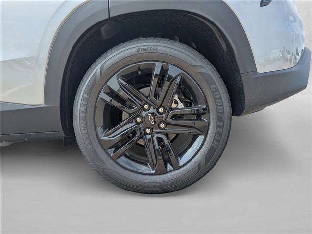 New 2026 Chevrolet Trax ACTIV w/ Sunroof Package FWD image 10
