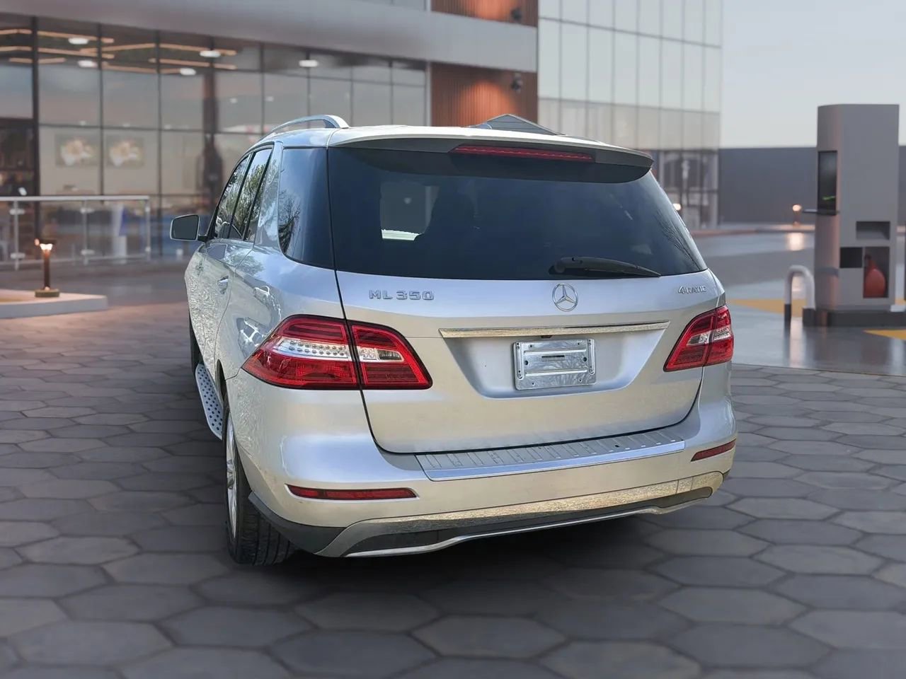 Used 2014 Mercedes-Benz ML 350 ML 350 4MATIC Sport Utility 4D w/ Premium 1 Package image 10