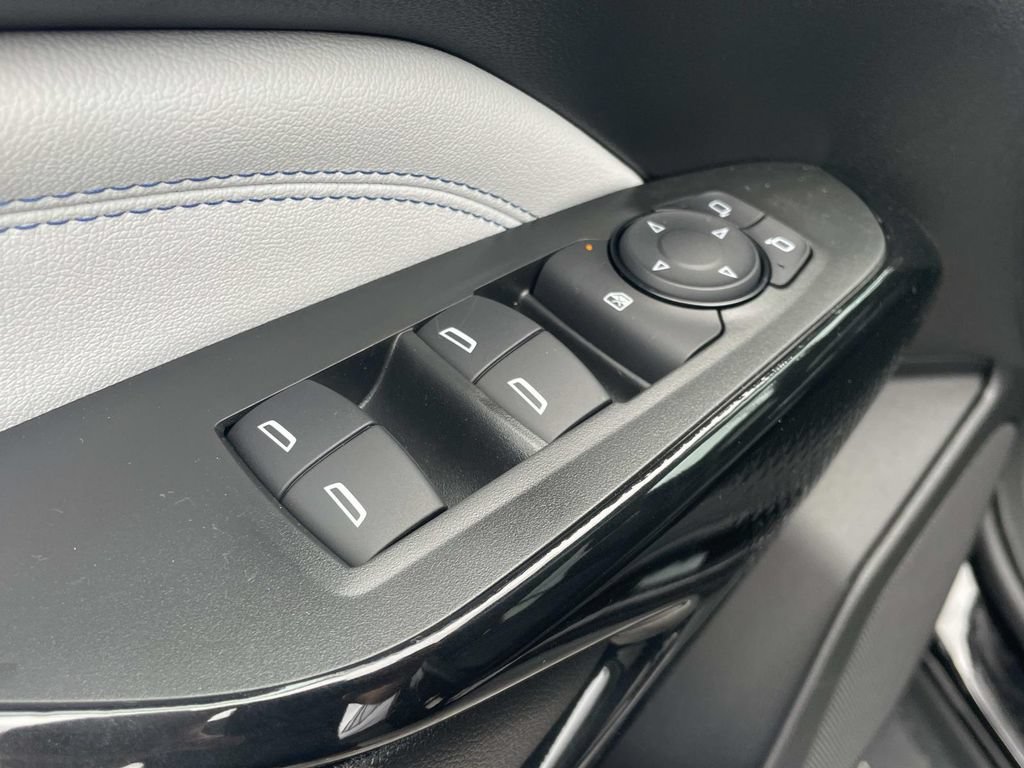 New 2026 Chevrolet Trax LT w/ Sunroof Package FWD image 14