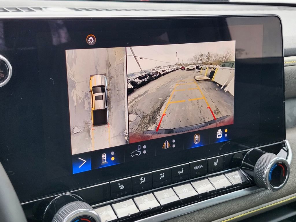 Used 2024 Chevrolet Colorado ZR2 w/ Technology Package AWD/4WD image 20