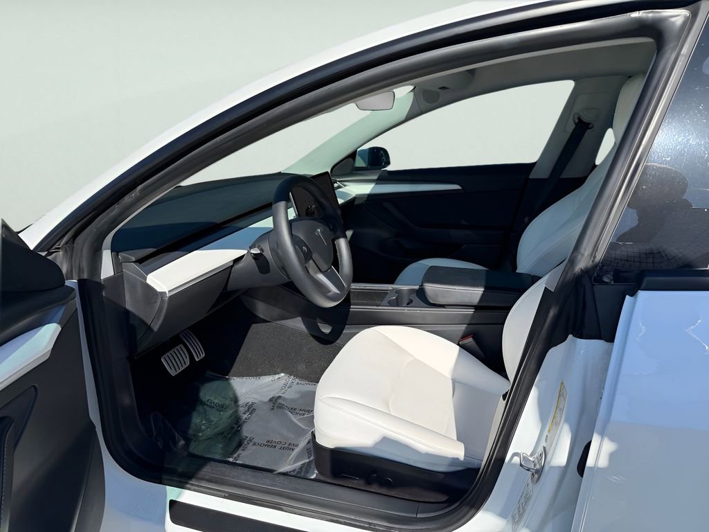 Used 2021 Tesla Model 3 Performance image 15