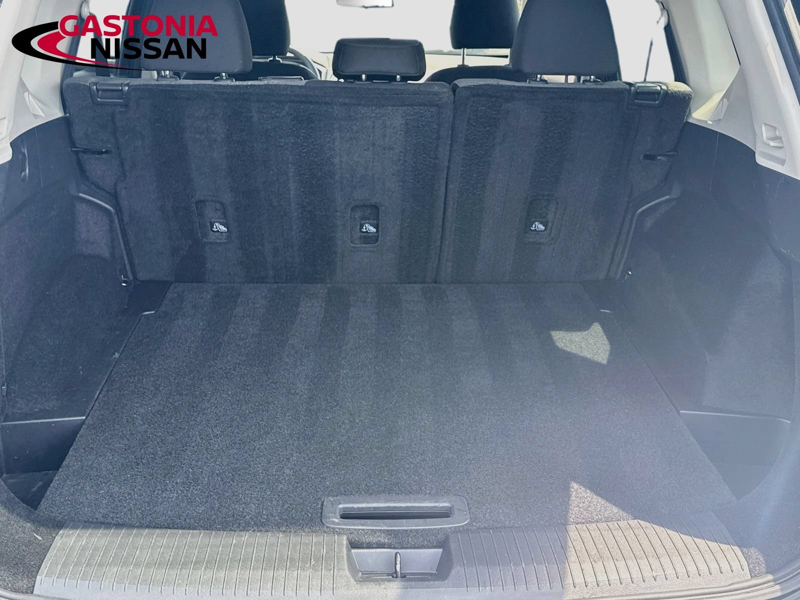 Used 2022 Nissan Rogue SV FWD image 33