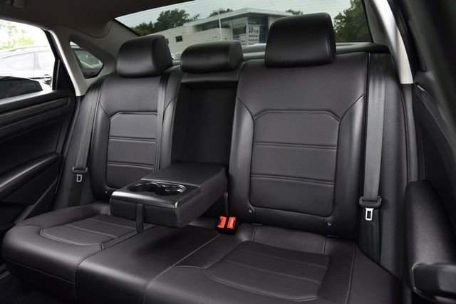 Certified 2020 Volkswagen Passat 2.0T R-Line FWD image 23