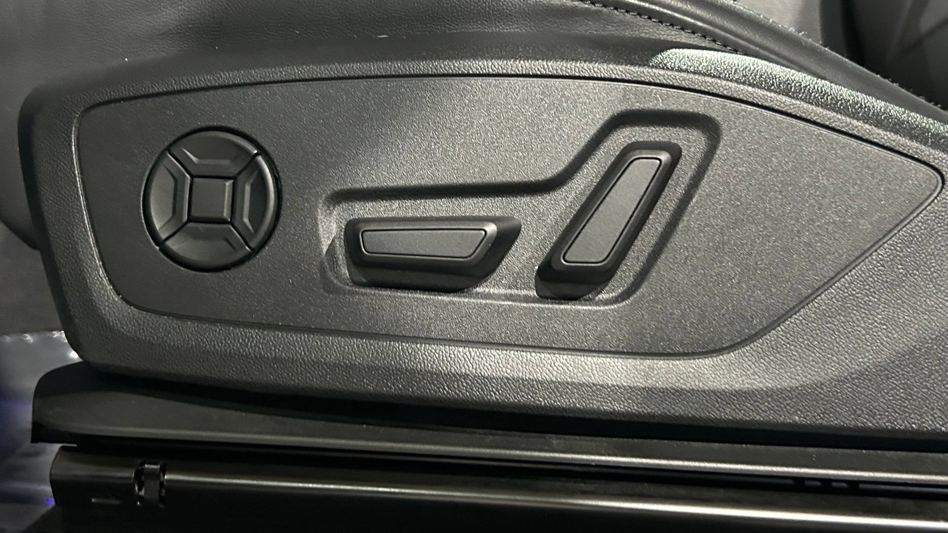 Used 2024 Audi Q3 2.0T Premium Plus AWD/4WD image 42