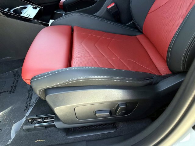 Used 2025 BMW X2 xDrive28i w/ Technology Package image 19