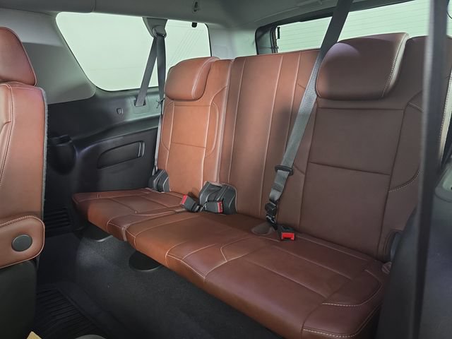 Used 2019 Chevrolet Suburban Premier w/ Premier Plus Edition AWD/4WD image 21