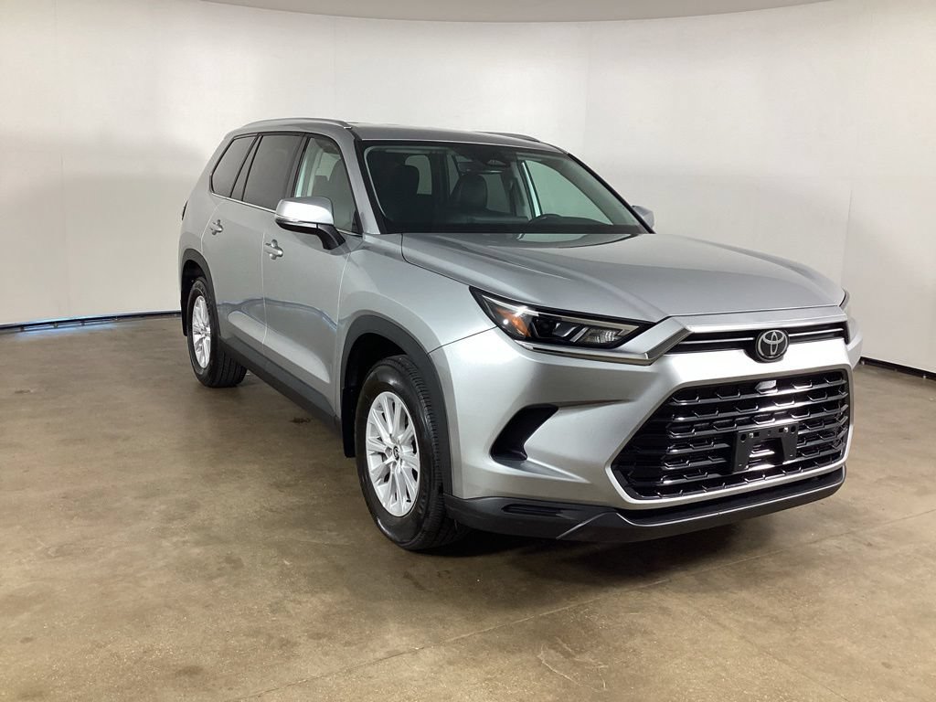 Used 2024 Toyota Grand Highlander AWD image 3