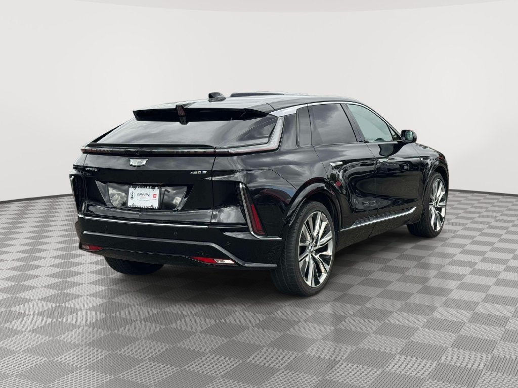 Used 2023 Cadillac Lyriq 2WD image 7