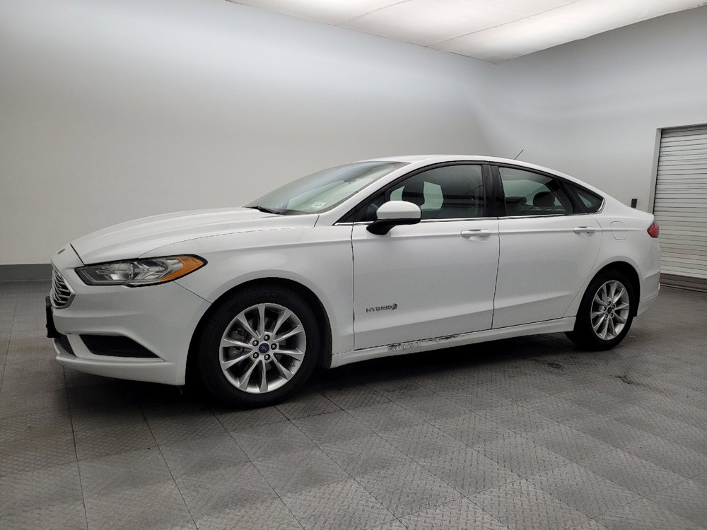 Used 2017 Ford Fusion S image 2