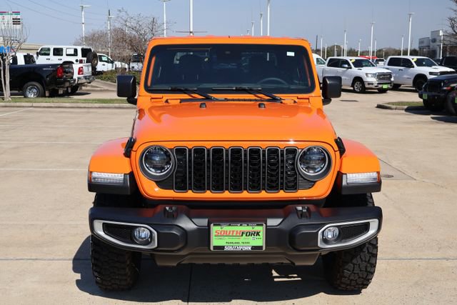 Used 2025 Jeep Gladiator Sport image 2