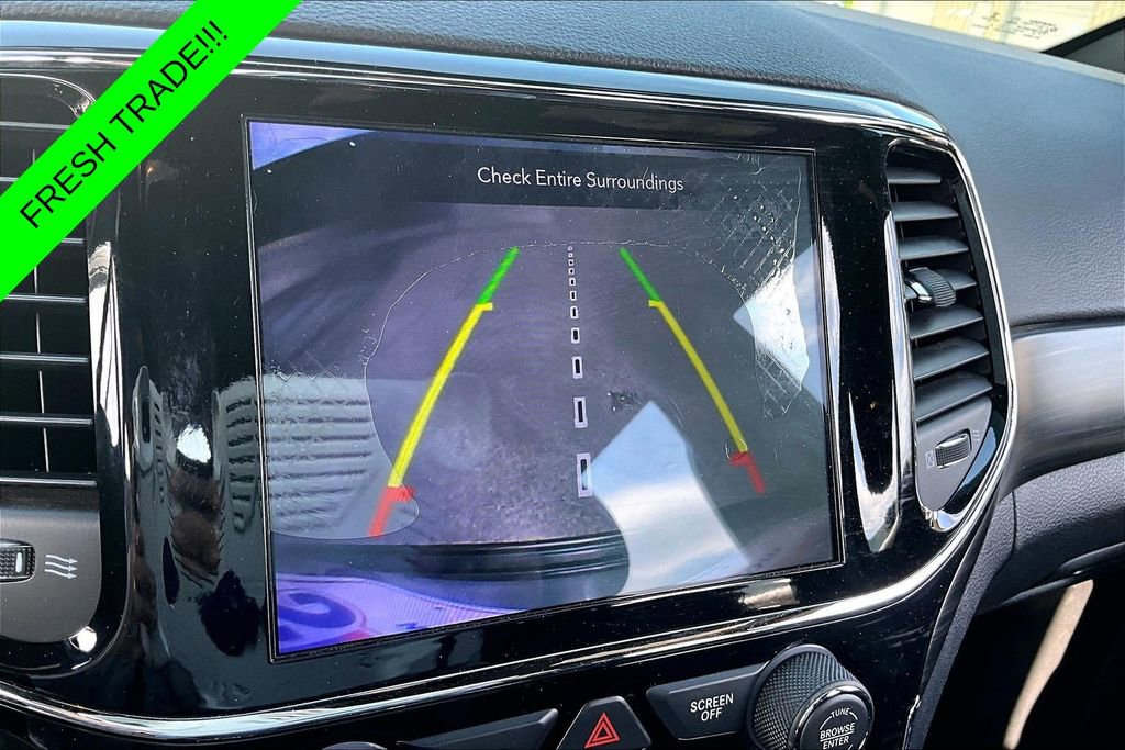 Used 2019 Jeep Grand Cherokee Altitude AWD/4WD image 14