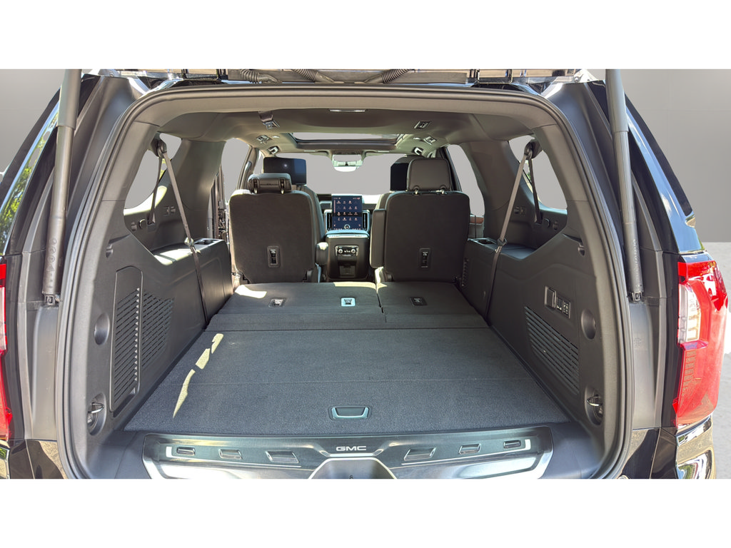 Used 2026 GMC Yukon XL Denali w/ Denali Reserve Package AWD/4WD image 32