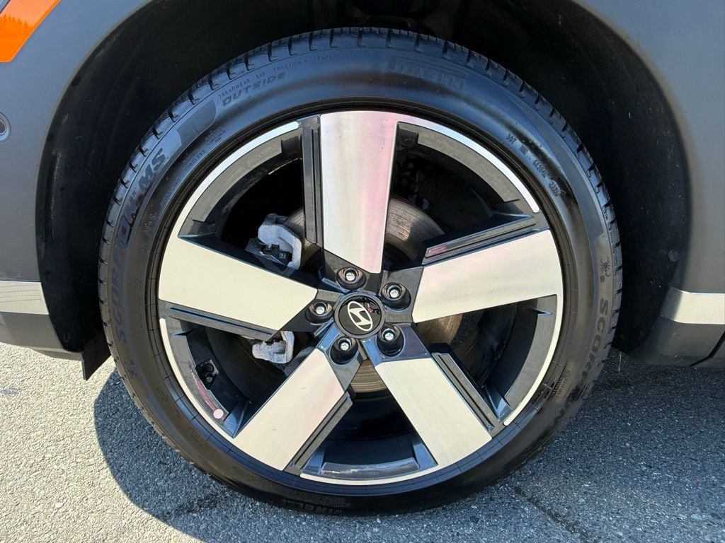 Used 2025 Hyundai Santa Fe Limited image 33