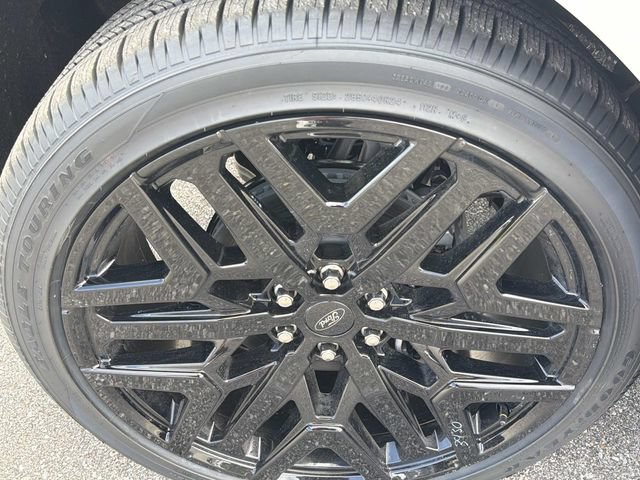 New 2026 Ford Expedition Platinum w/ Stealth Performance Package AWD/4WD image 42