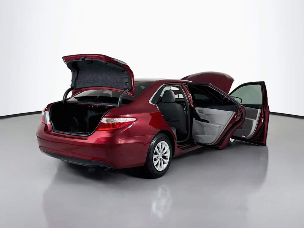 Used 2017 Toyota Camry LE FWD image 19
