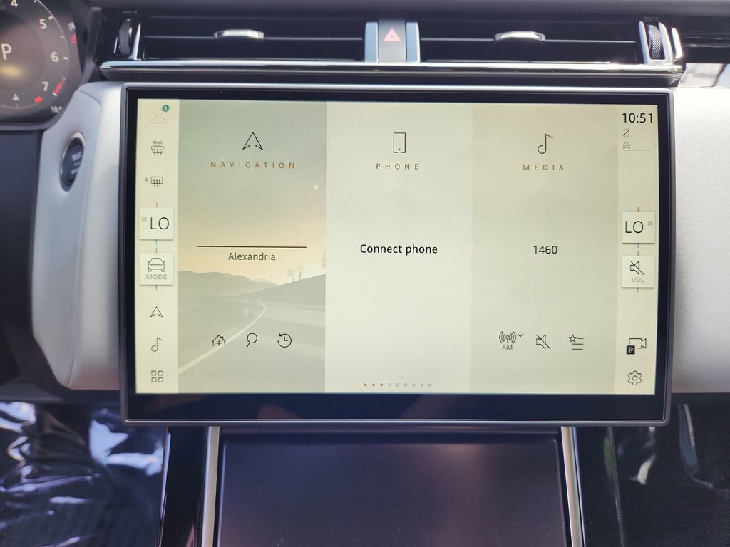 Used 2026 Land Rover Range Rover Velar Dynamic SE AWD/4WD image 17