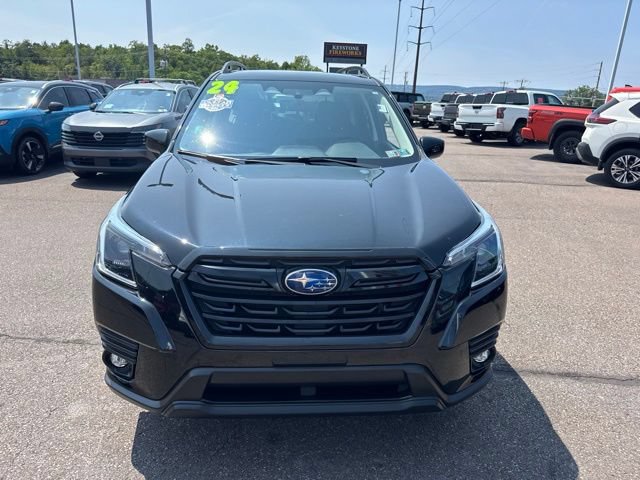 Used 2024 Subaru Forester Premium AWD/4WD image 2