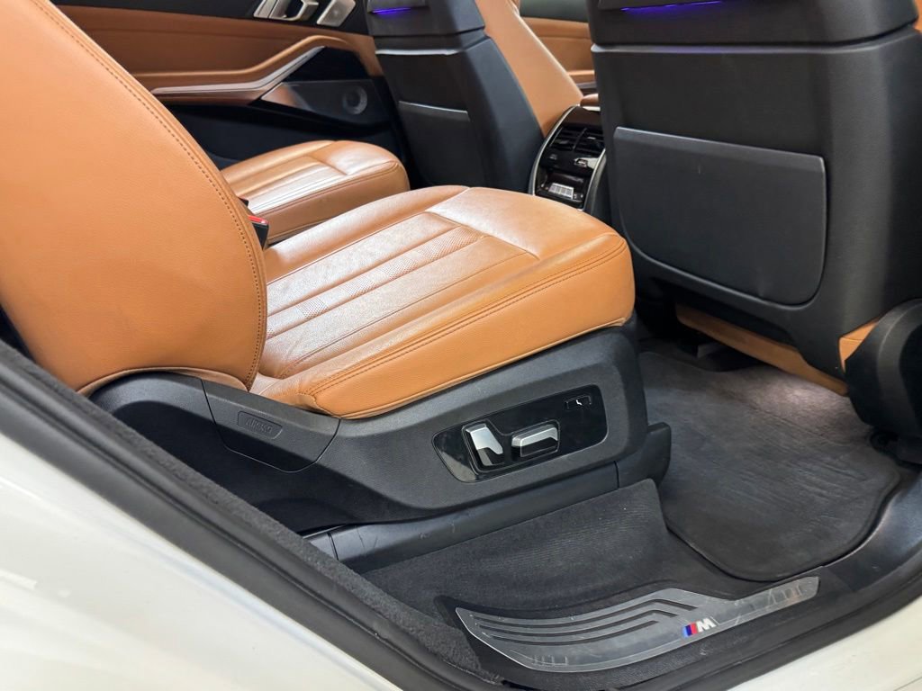 Used 2020 BMW X7 M50i AWD/4WD image 35