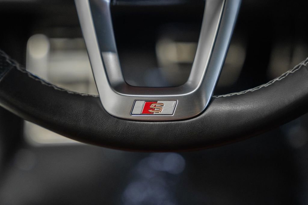 Used 2022 Audi SQ8 Premium Plus w/ Carbon Optic Package image 28