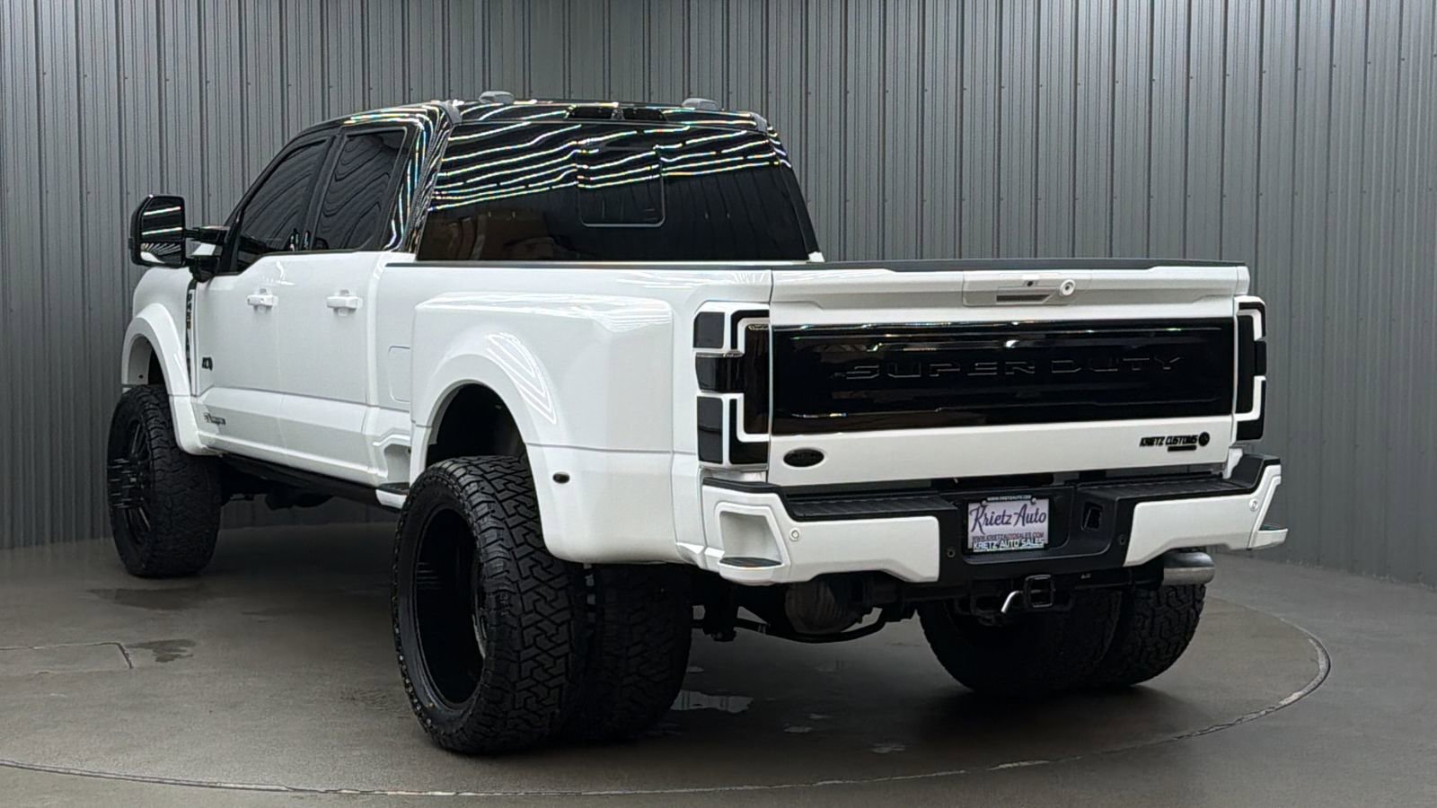 Used 2026 Ford F450 Platinum w/ FX4 Off-Road Package image 3