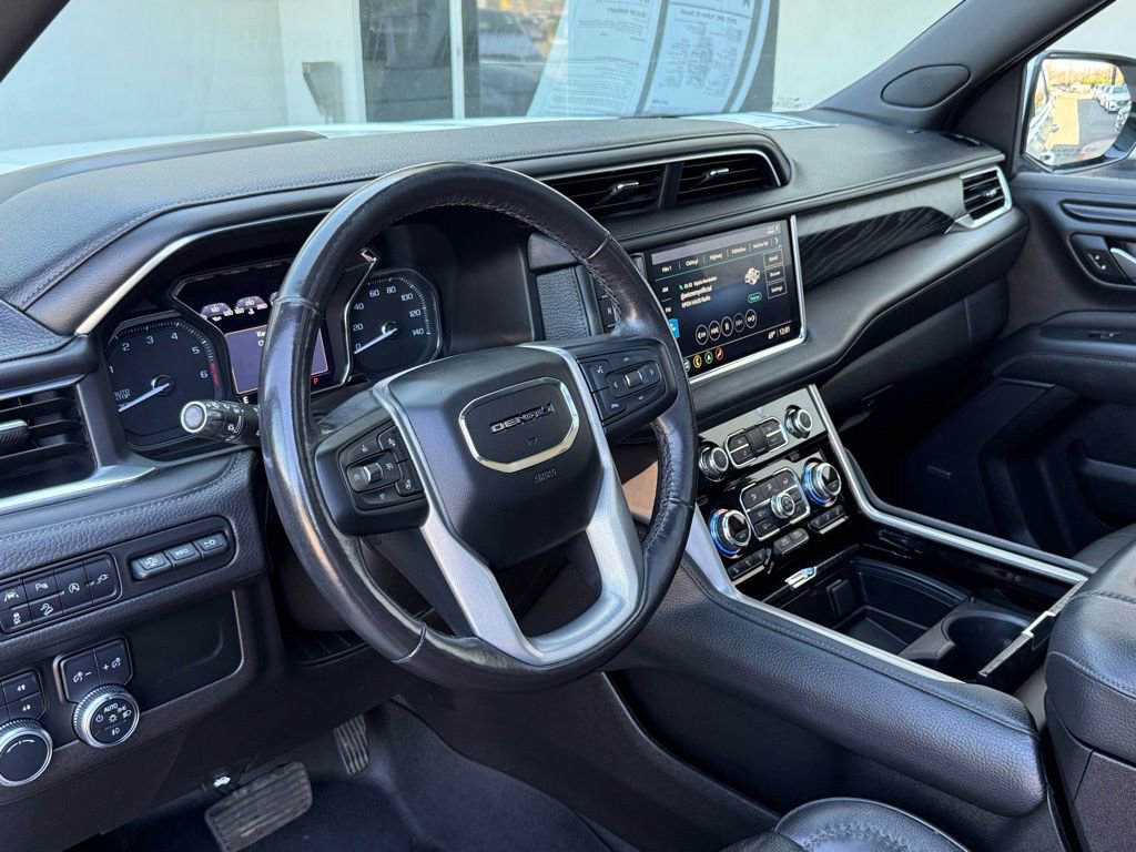 Used 2021 GMC Yukon XL Denali w/ Denali Premium Package image 24