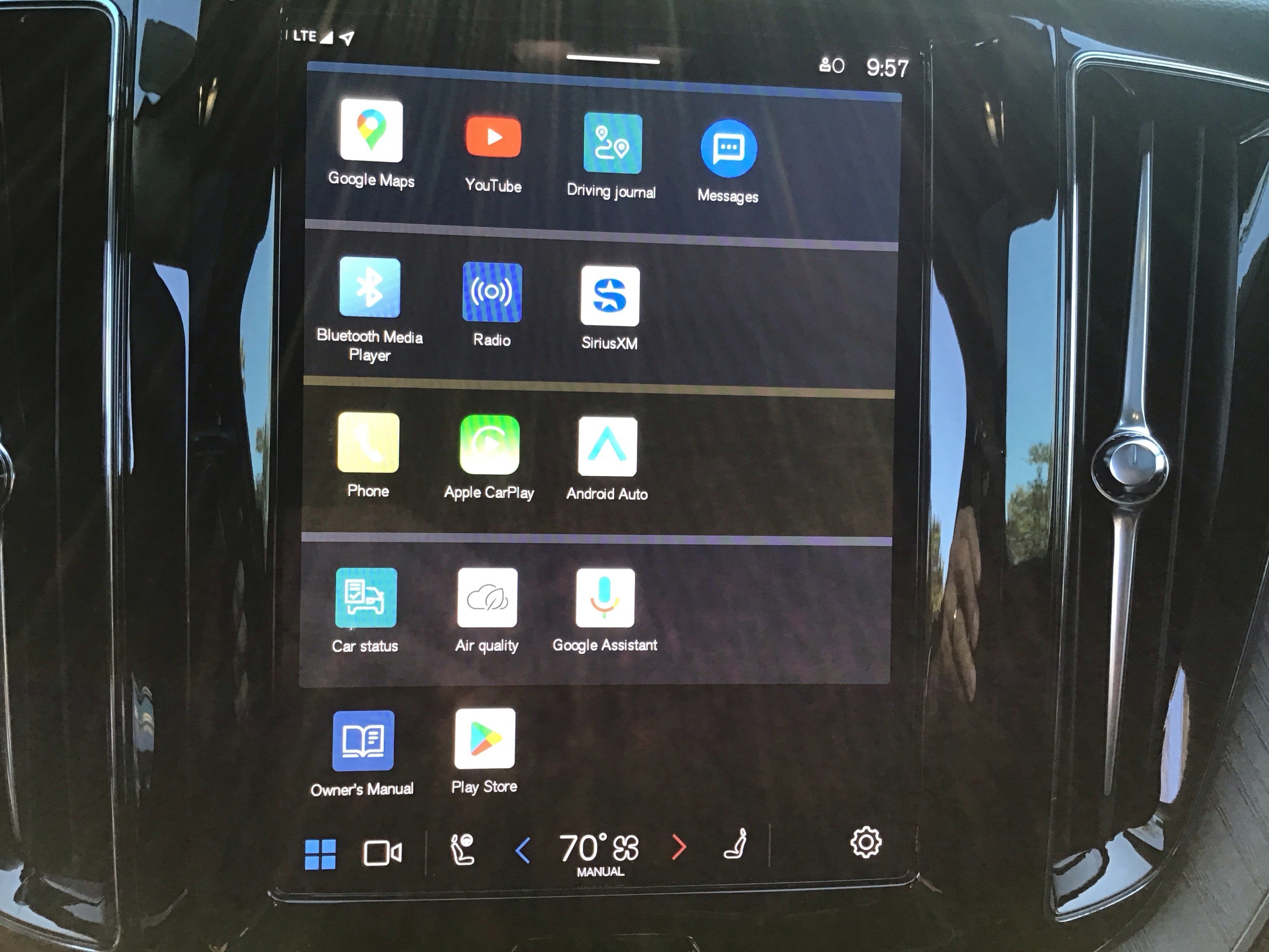 Certified 2025 Volvo XC60 B5 Plus image 29