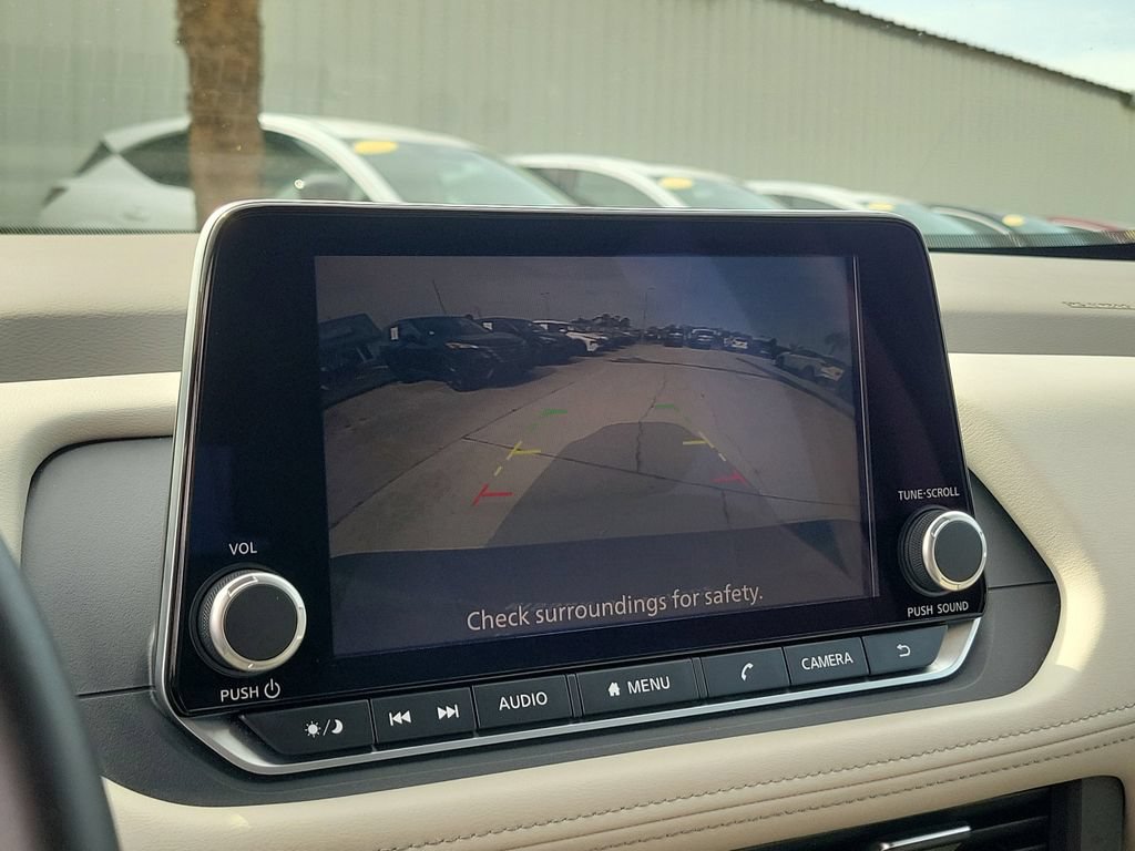Certified 2025 Nissan Rogue SV FWD image 31
