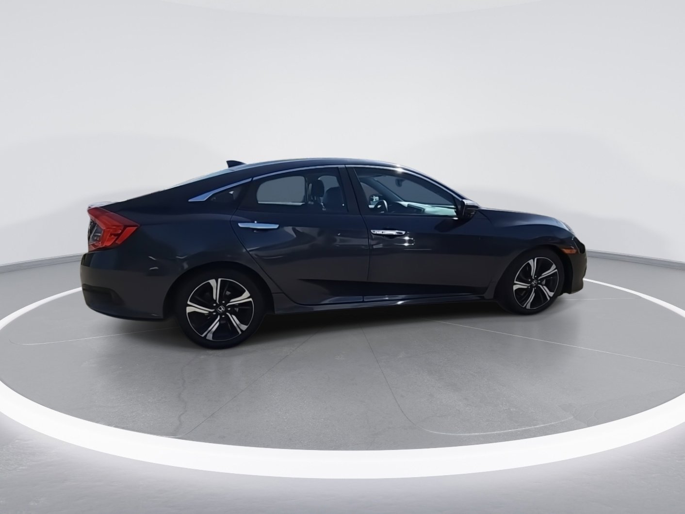 Used 2016 Honda Civic Touring image 8