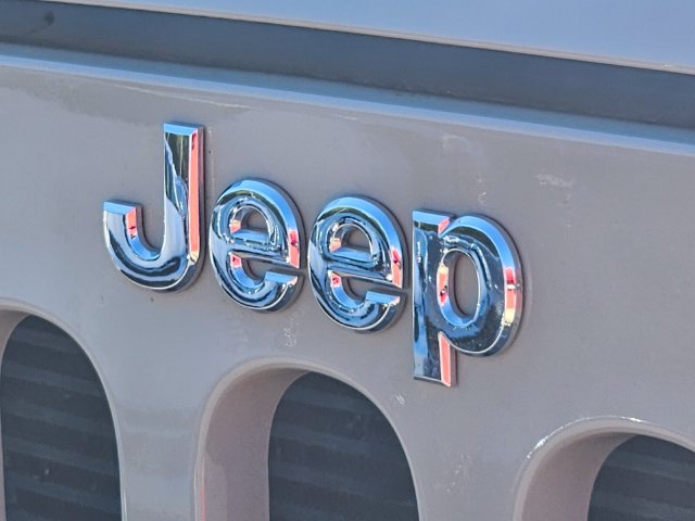 Used 2018 Jeep Wrangler Unlimited Sport w/ Connectivity Group AWD/4WD image 32